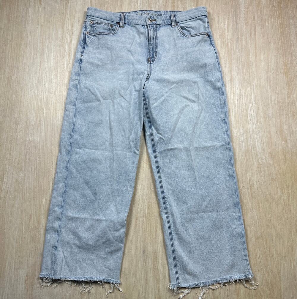 American Eagle Curvy Stovepipe Light Wash High Rise Wide Leg Jeans 14 SHORT